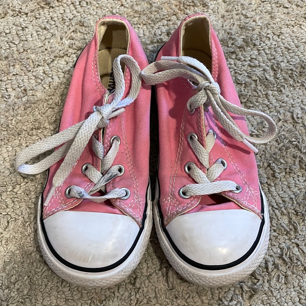 Girls converse